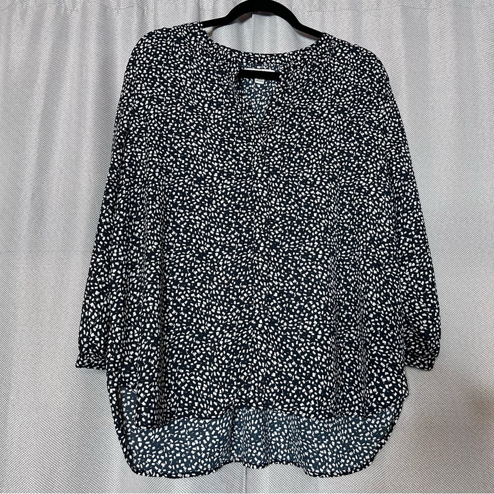 Jachs Girlfriend Black and White Patterned Button Down Blouse